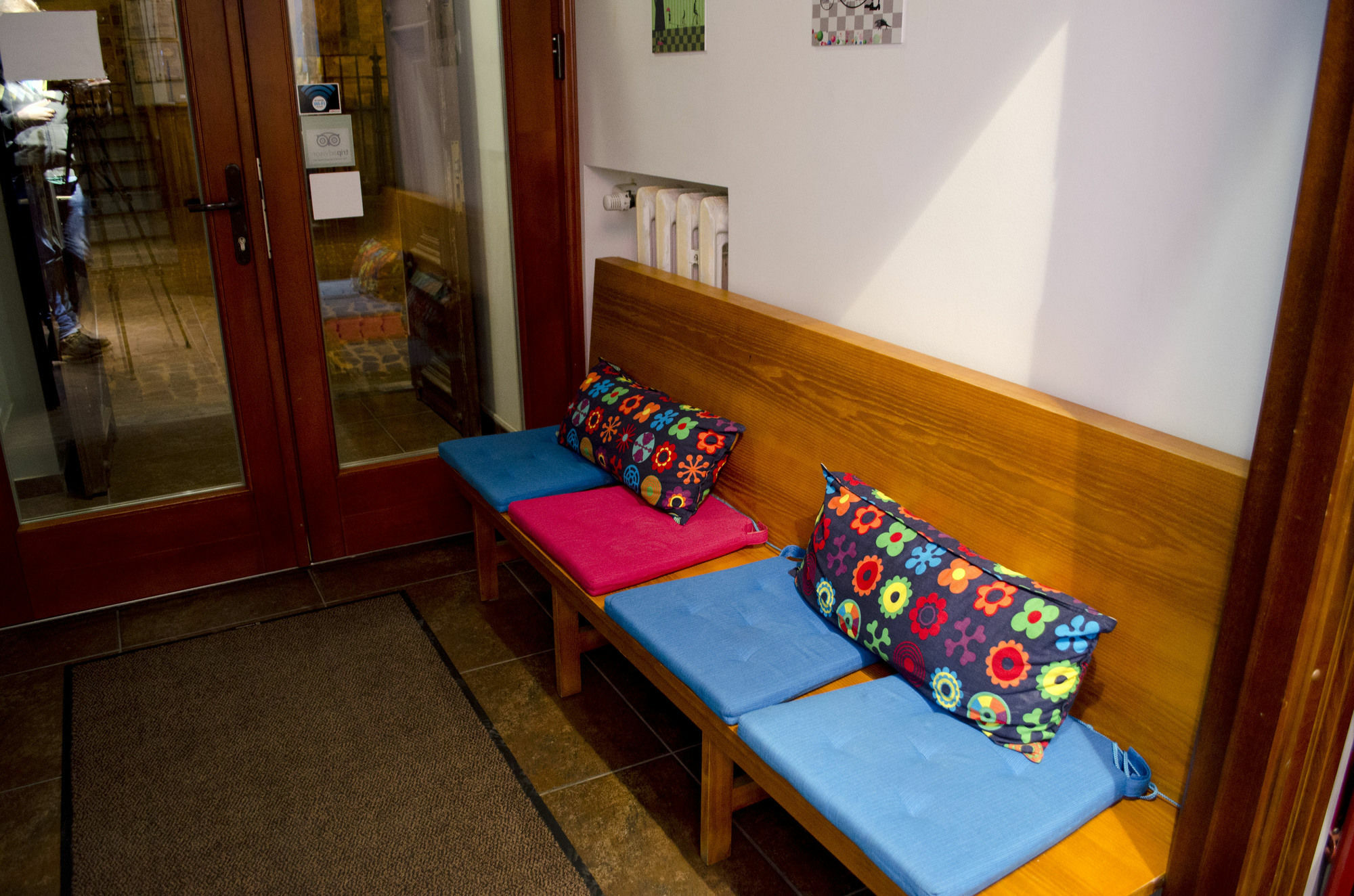 Red Nose Hostel With Self-Check In Riga Exterior photo